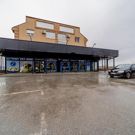 Port 1 Apartment Belgrad Exterior foto